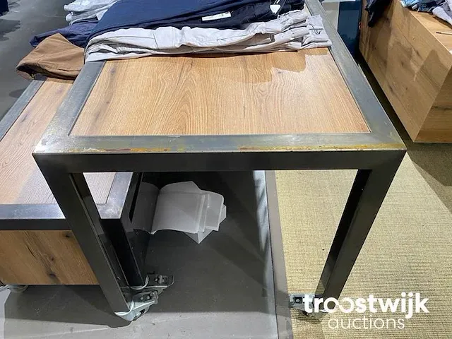 Mobiele presentatietafel - afbeelding 1 van  2