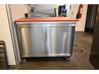 Mobiele rvs snij werkbank - afbeelding 1 van  4