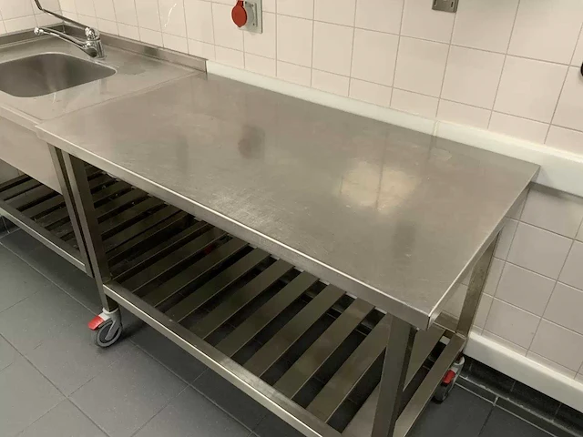 Mobiele rvs werktafel - afbeelding 4 van  5