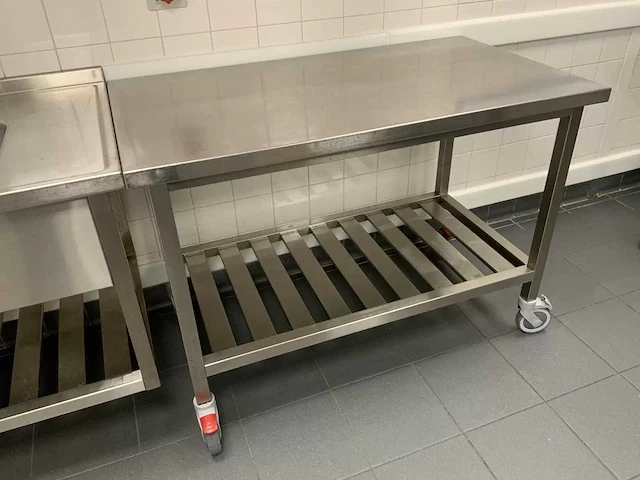 Mobiele rvs werktafel - afbeelding 5 van  5