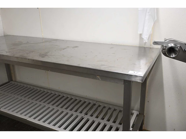 Mobiele rvs werktafel - afbeelding 3 van  4
