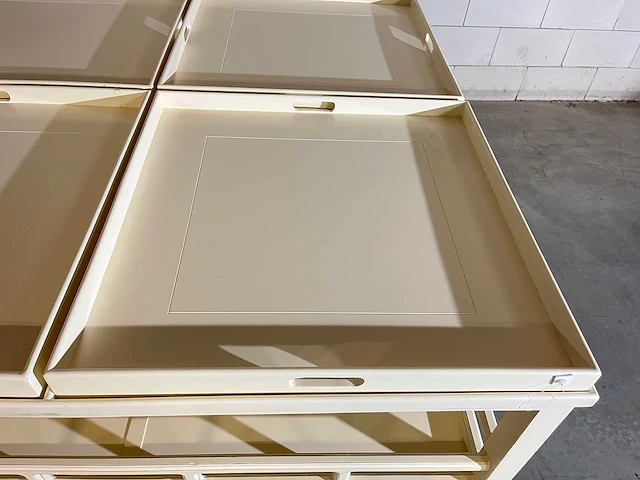 Mobiele salontafel met vier dienbladen - afbeelding 5 van  8