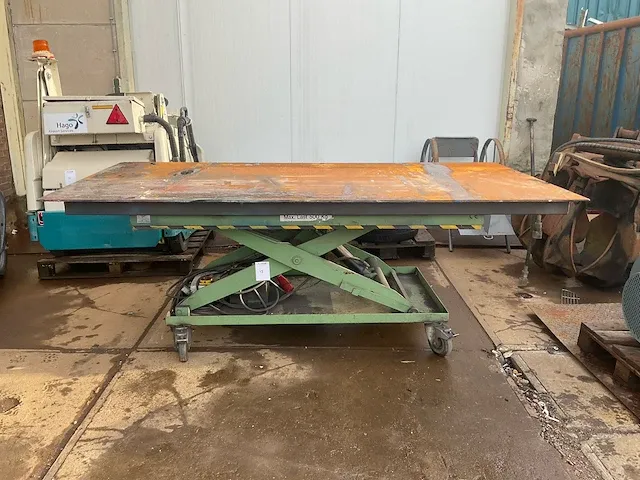 Mobiele schaarheftafel - afbeelding 1 van  7