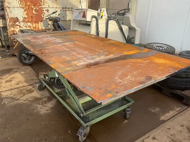 Mobiele schaarheftafel - afbeelding 2 van  7
