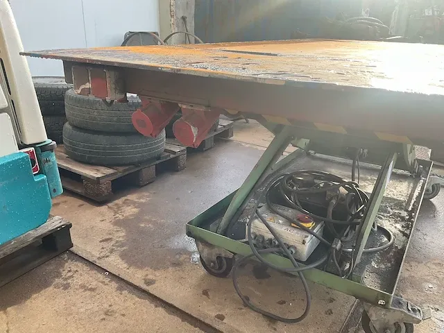 Mobiele schaarheftafel - afbeelding 6 van  7
