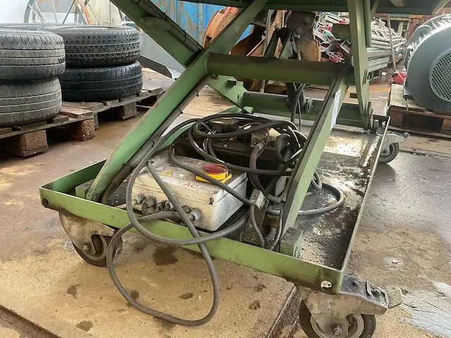 Mobiele schaarheftafel - afbeelding 7 van  7