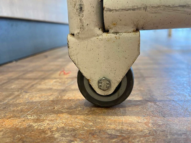 Mobiele stortmand met logo (2x) - afbeelding 5 van  5