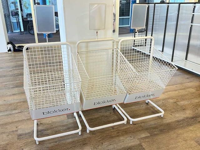 Mobiele stortmand met logo (3x) - afbeelding 2 van  4