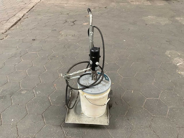Mobiele vetpomp - afbeelding 2 van  6