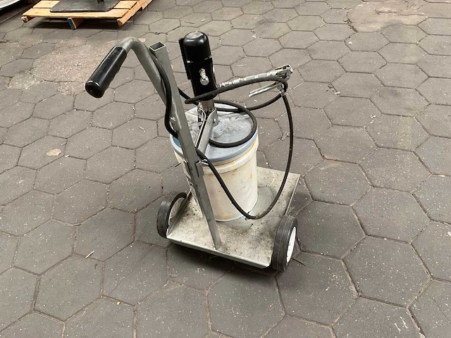 Mobiele vetpomp - afbeelding 4 van  6