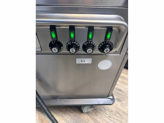 Mobiele warmtekar met au-bain-marie - afbeelding 2 van  8