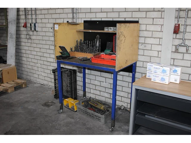 Mobiele werkbank afm. 104 x 74 x 90 cm - afbeelding 1 van  2