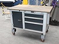 Mobiele werkbank garant afm. 125 x 75 x 95 cm, incl. gevuld met diverse gereedschap - afbeelding 1 van  5