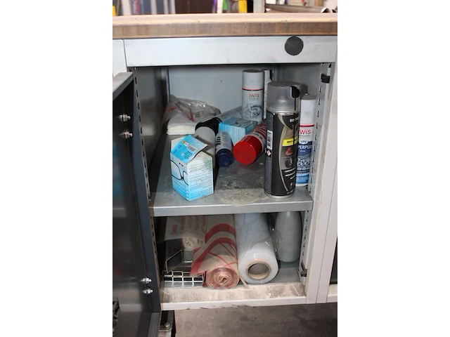 Mobiele werkbank garant afm. 125 x 75 x 95 cm, incl. gevuld met diverse gereedschap - afbeelding 5 van  5