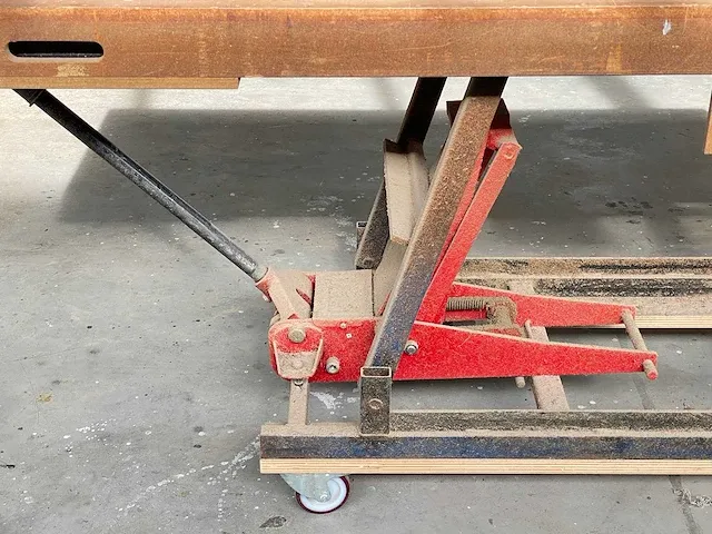 Mobiele werkbank, met krik - afbeelding 3 van  4