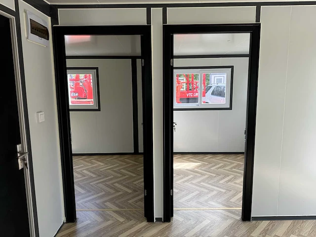 Mobiele woonunit / tiny house met twee slaapkamers en keuken 36m2 - afbeelding 10 van  56