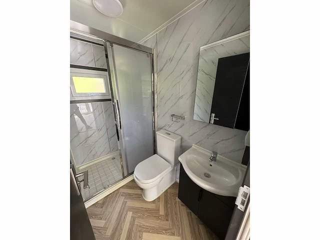 Mobiele woonunit / tiny house met twee slaapkamers en keuken 36m2 - afbeelding 24 van  56