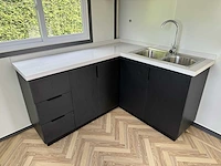 Mobiele woonunit / tiny house met twee slaapkamers en keuken 36m2 - afbeelding 28 van  56