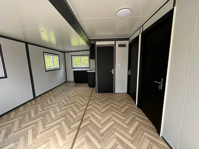 Mobiele woonunit / tiny house met twee slaapkamers en keuken 36m2 - afbeelding 31 van  56