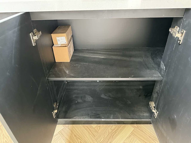 Mobiele woonunit / tiny house met twee slaapkamers en keuken 36m2 - afbeelding 36 van  56