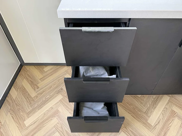Mobiele woonunit / tiny house met twee slaapkamers en keuken 36m2 - afbeelding 38 van  56