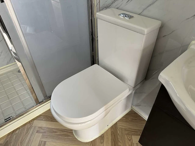 Mobiele woonunit / tiny house met twee slaapkamers en keuken 36m2 - afbeelding 39 van  56