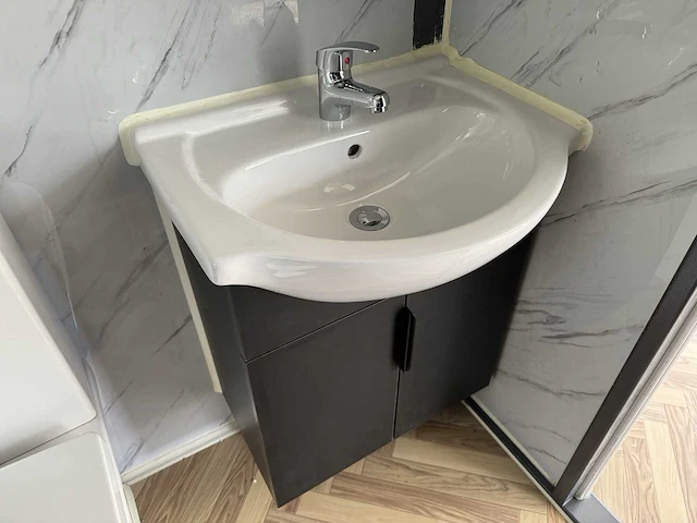 Mobiele woonunit / tiny house met twee slaapkamers en keuken 36m2 - afbeelding 42 van  56
