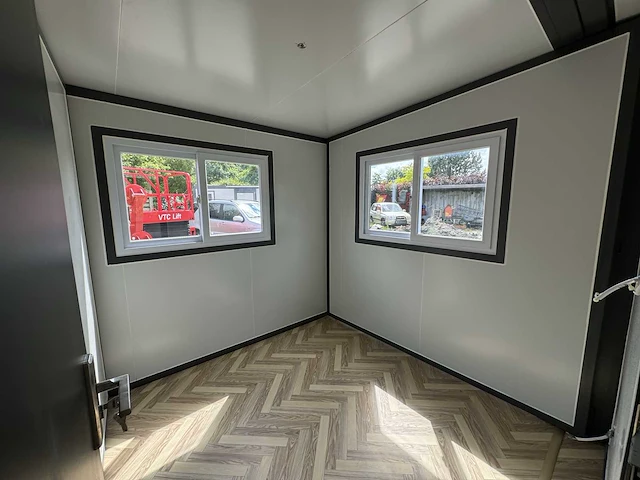 Mobiele woonunit / tiny house met twee slaapkamers en keuken 36m2 - afbeelding 51 van  56