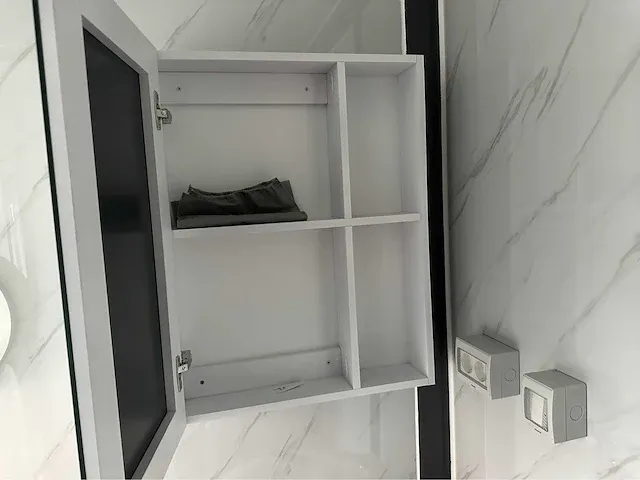 Mobiele woonunit / tiny house met twee slaapkamers en keuken - afbeelding 55 van  68