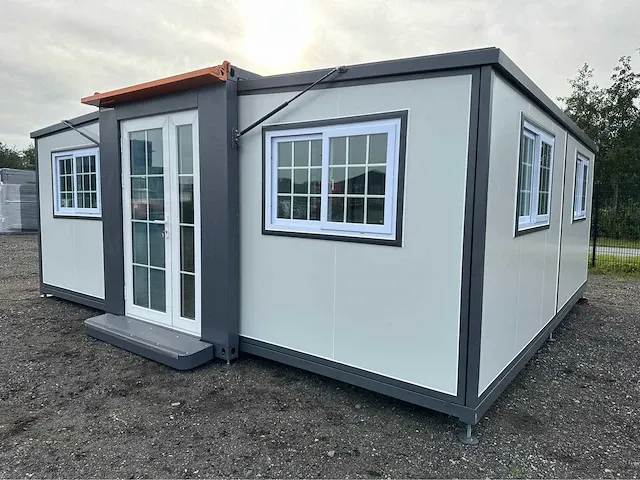 Mobiele woonunit / tiny house met twee slaapkamers en keuken - afbeelding 45 van  68