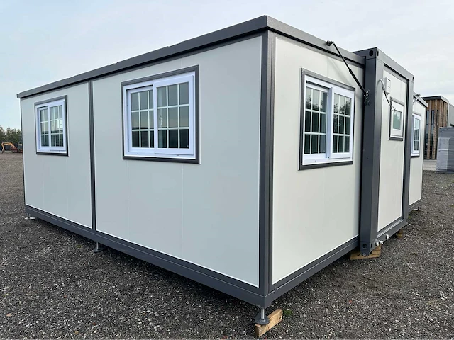 Mobiele woonunit / tiny house met twee slaapkamers en keuken - afbeelding 7 van  70