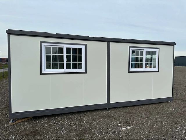 Mobiele woonunit / tiny house met twee slaapkamers en keuken - afbeelding 8 van  70