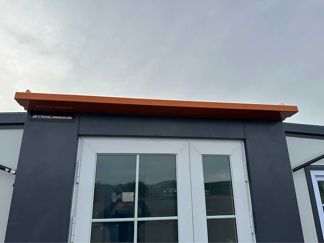 Mobiele woonunit / tiny house met twee slaapkamers en keuken - afbeelding 15 van  70