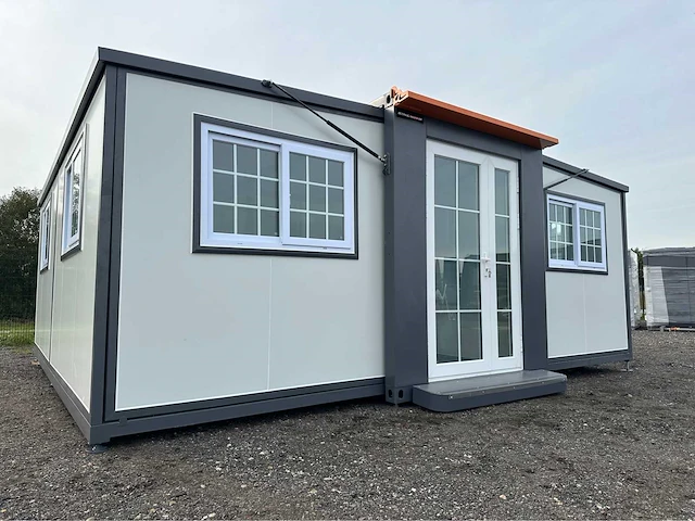 Mobiele woonunit / tiny house met twee slaapkamers en keuken - afbeelding 12 van  70