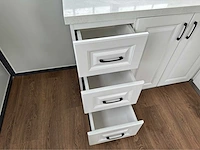 Mobiele woonunit / tiny house met twee slaapkamers en keuken - afbeelding 31 van  70