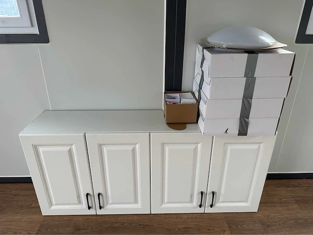 Mobiele woonunit / tiny house met twee slaapkamers en keuken - afbeelding 32 van  70