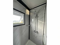 Mobiele woonunit / tiny house met twee slaapkamers en keuken - afbeelding 50 van  70