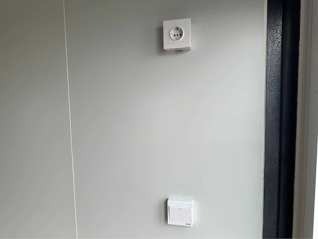 Mobiele woonunit / tiny house met twee slaapkamers en keuken - afbeelding 66 van  70
