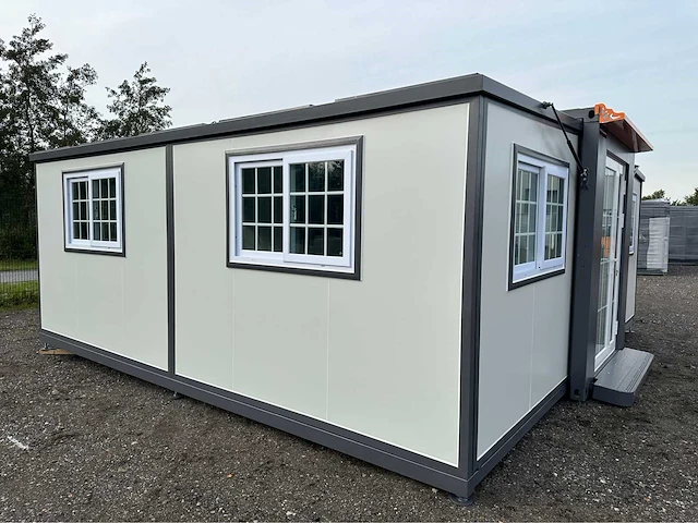 Mobiele woonunit / tiny house met twee slaapkamers en keuken - afbeelding 69 van  70