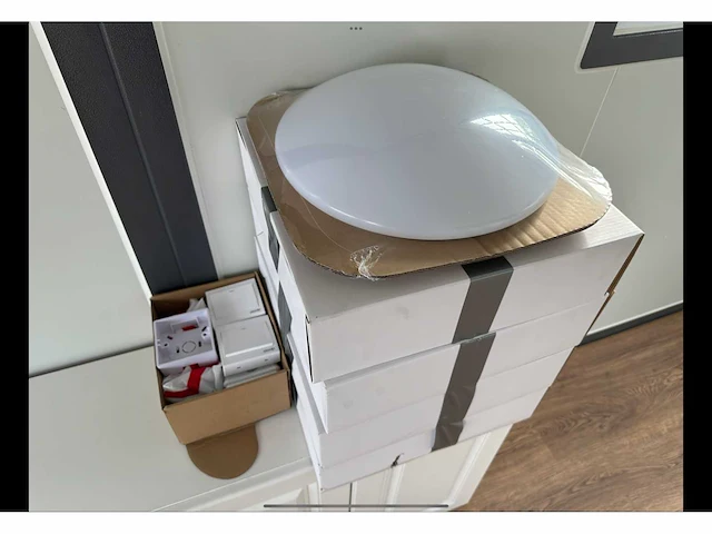 Mobiele woonunit / tiny house met twee slaapkamers en keuken - afbeelding 4 van  68