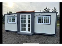 Mobiele woonunit / tiny house met twee slaapkamers en keuken - afbeelding 1 van  68
