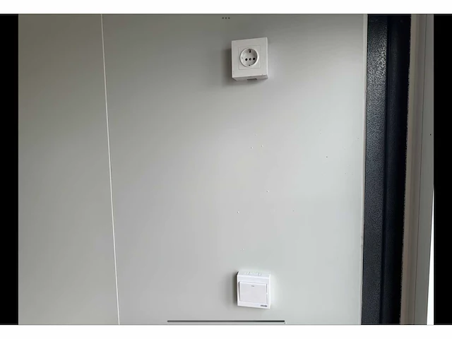 Mobiele woonunit / tiny house met twee slaapkamers en keuken - afbeelding 13 van  68