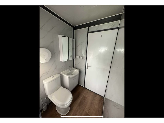 Mobiele woonunit / tiny house met twee slaapkamers en keuken - afbeelding 26 van  68