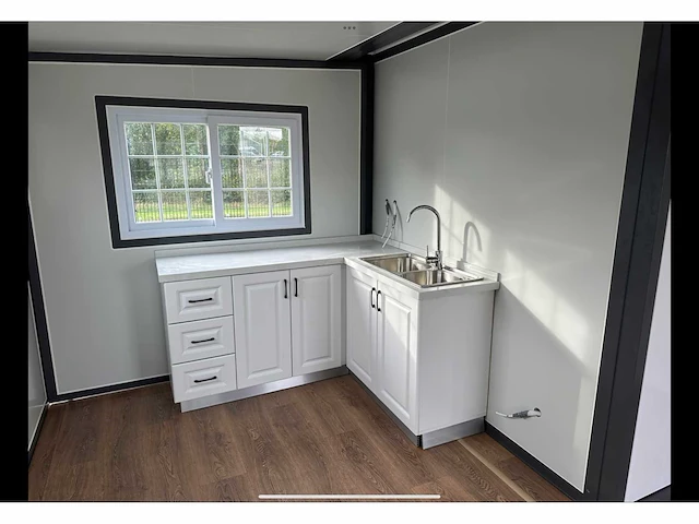 Mobiele woonunit / tiny house met twee slaapkamers en keuken - afbeelding 28 van  68