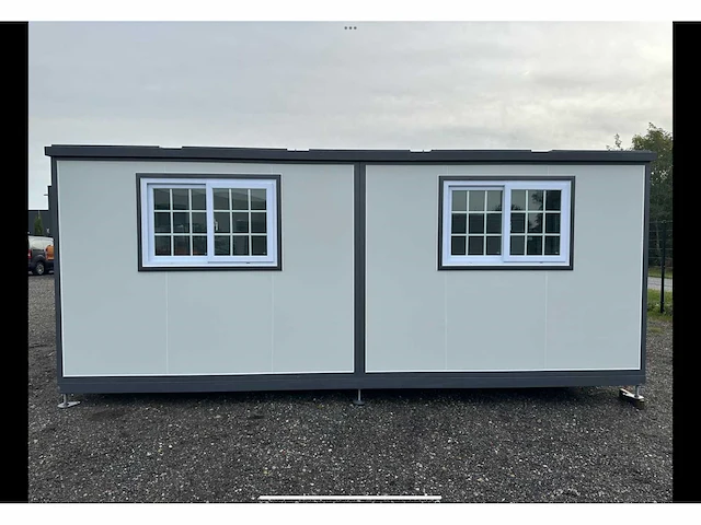Mobiele woonunit / tiny house met twee slaapkamers en keuken - afbeelding 23 van  68
