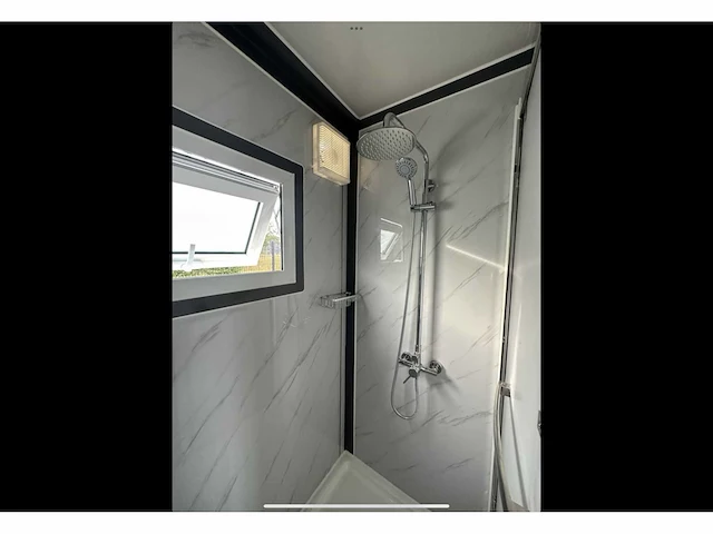 Mobiele woonunit / tiny house met twee slaapkamers en keuken - afbeelding 43 van  68