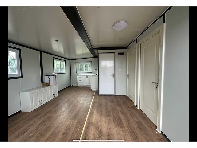 Mobiele woonunit / tiny house met twee slaapkamers en keuken - afbeelding 50 van  68