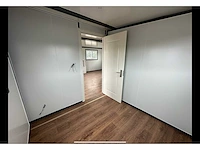 Mobiele woonunit / tiny house met twee slaapkamers en keuken - afbeelding 51 van  68