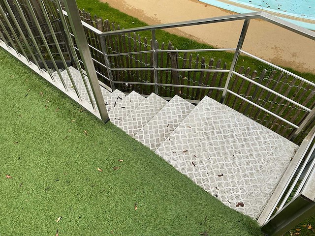 Mobilchef ingerichte mobiele snackbar / container-snackbar - afbeelding 18 van  40