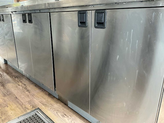 Mobilchef ingerichte mobiele snackbar / container-snackbar - afbeelding 25 van  40